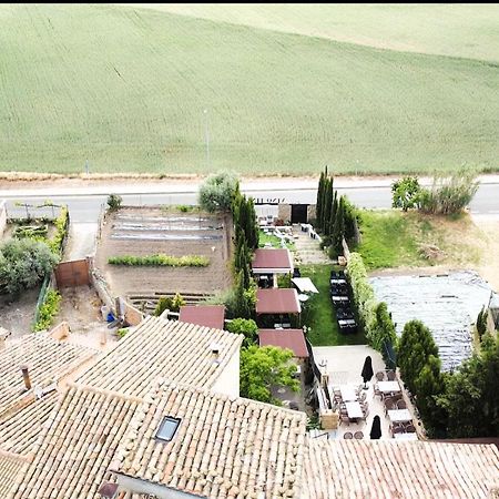 Apartamentos Vino Tinto Y Restaurante Tomate Rosa Adahuesca Exterior foto